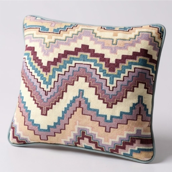Vintage Hand Stitched Southwest Design on Pillow with Zipper back closure. - Picture 1 of 4